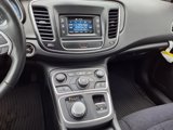 Used 2015 Chrysler 200 Limited w/ Convenience Group image 6