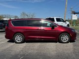 Used 2022 Chrysler Voyager LX image 2
