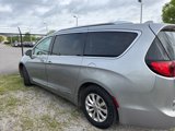 Used 2019 Chrysler Pacifica Touring-L image 4