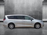 Used 2023 Chrysler Pacifica Touring-L image 4