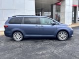 Used 2017 Toyota Sienna XLE image 2