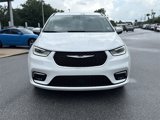 Used 2023 Chrysler Pacifica Touring-L image 3