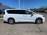 Used 2023 Chrysler Pacifica Touring-L image 2