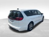 Used 2024 Chrysler Pacifica Limited w/ Trailer Tow Group image 3