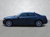 Used 2019 Chrysler 300 Touring w/ Chrome Appearance Package image 5