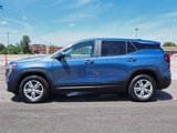 Used 2024 GMC Terrain SLE image 2