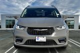 Used 2022 Chrysler Pacifica Touring-L image 2