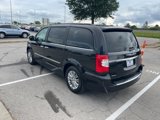 Used 2015 Chrysler Town & Country Touring-L w/ Driver Convenience Group image 5