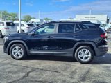 Used 2022 GMC Terrain SLE w/ Driver Convenience Package image 4