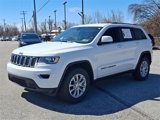 Used 2021 Jeep Grand Cherokee Laredo image 3