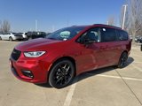 New 2025 Chrysler Pacifica Limited image 3