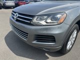 Used 2014 Volkswagen Touareg Sport image 3