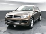 Used 2014 Volkswagen Touareg Sport image 3