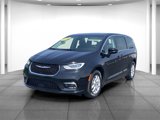 Used 2024 Chrysler Pacifica Touring-L image 3
