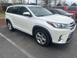 Used 2017 Toyota Highlander Limited image 3