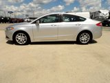 Used 2015 Ford Fusion SE image 2