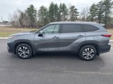 Used 2020 Toyota Highlander XLE image 2