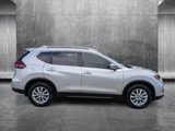 Used 2018 Nissan Rogue SV image 4