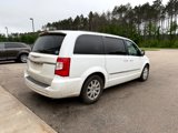 Used 2014 Chrysler Town & Country Touring image 4