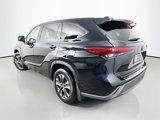 Used 2022 Toyota Highlander XLE image 5