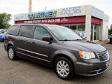 Used 2015 Chrysler Town & Country Touring image 2