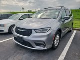 Used 2021 Chrysler Pacifica Touring-L image 3