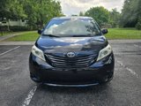 Used 2015 Toyota Sienna L image 2