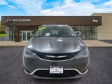 Used 2017 Chrysler Pacifica Touring-L image 2