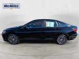 Used 2019 Volkswagen Jetta SE image 2