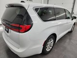 Used 2023 Chrysler Pacifica Touring-L image 5