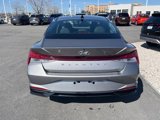 Used 2022 Hyundai Elantra Limited image 4