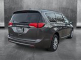 Used 2017 Chrysler Pacifica Touring-L image 5