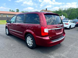 Used 2015 Chrysler Town & Country Touring image 4