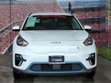Used 2022 Kia Niro EX image 3