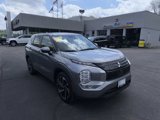 Used 2023 Mitsubishi Outlander SE image 2