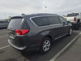 Used 2017 Chrysler Pacifica Touring-L Plus image 2