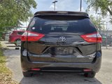 Used 2015 Toyota Sienna L image 5