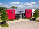 Used 2023 Dodge Charger SXT image 2