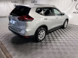 Used 2018 Nissan Rogue SV image 5