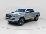 Used 2017 Toyota Tacoma TRD Sport image 3