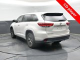 Used 2017 Toyota Highlander LE image 4