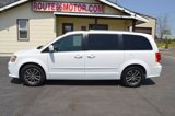 Used 2017 Dodge Grand Caravan SXT w/ Driver Convenience Group image 2