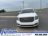 Used 2017 GMC Yukon XL SLT image 2