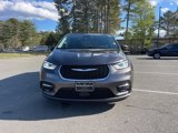 Used 2023 Chrysler Pacifica Touring-L image 3