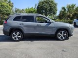 Used 2019 Jeep Cherokee Limited image 3
