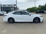 Used 2023 Toyota Camry SE image 2