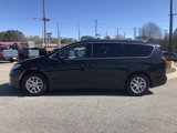 Used 2022 Chrysler Pacifica Touring-L image 5