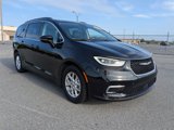 Used 2022 Chrysler Pacifica Touring-L image 2