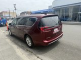 Used 2023 Chrysler Pacifica Touring-L image 3
