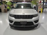 Used 2023 Jeep Grand Cherokee Limited w/ Black Appearance Package image 3